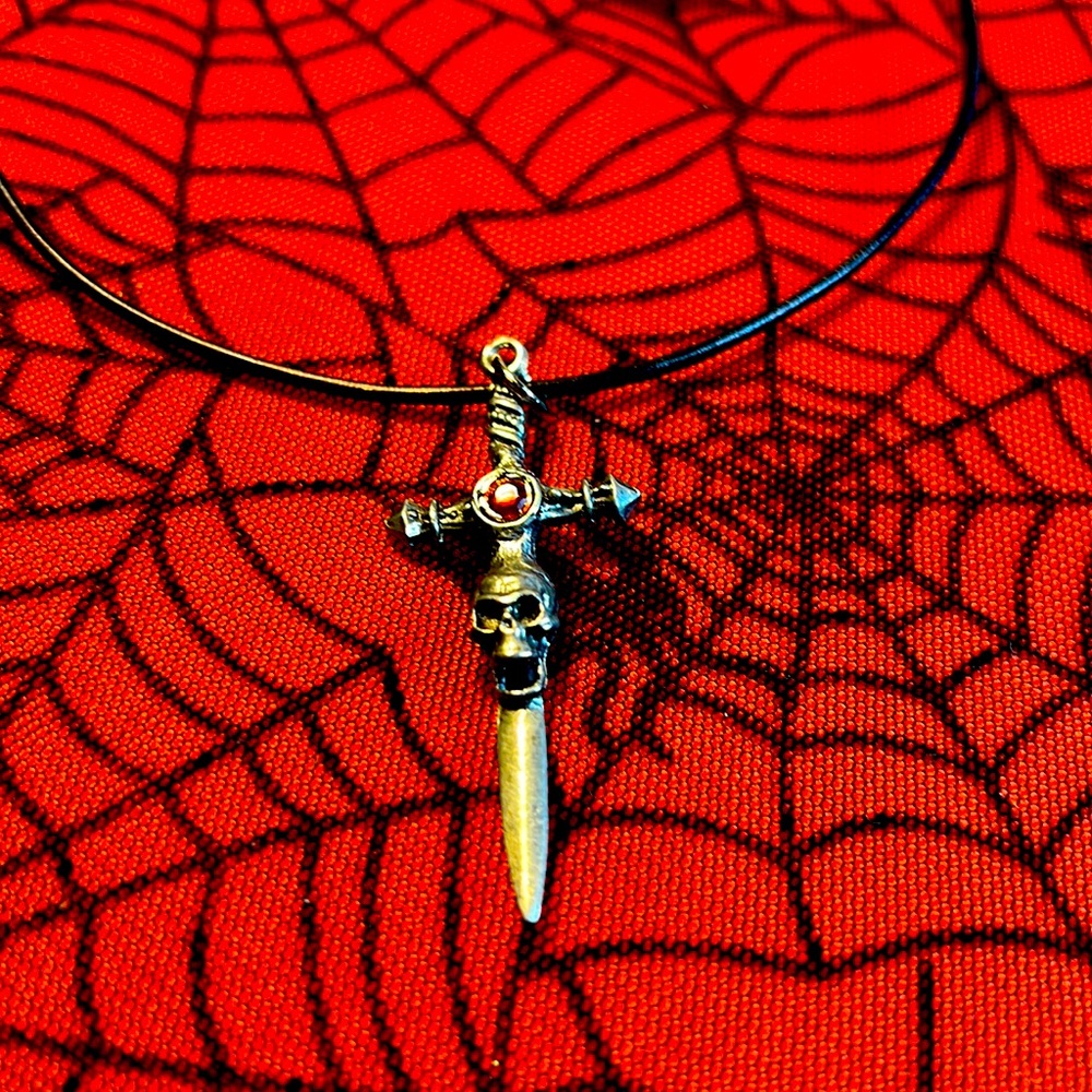 Sigil necklace Skull on sword.